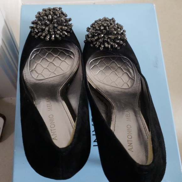 Shoes - Picture 3 of 5